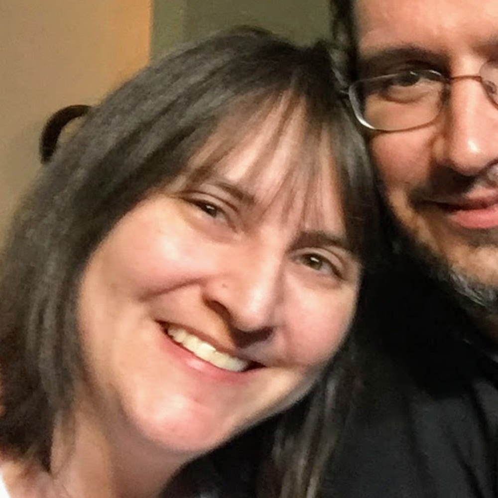 Meet your Poshers Matt and Annie